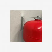 Väggfäste för expansionskärl